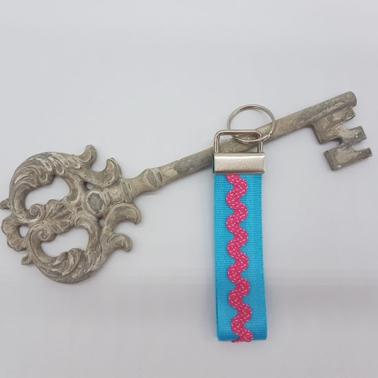 Schlüsselanhänger Gurtband türkis / Welle pink