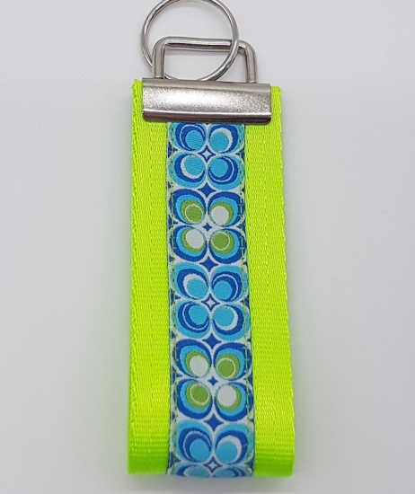 Preview: Schlüsselanhänger aus Gurtband neongrün / Retro